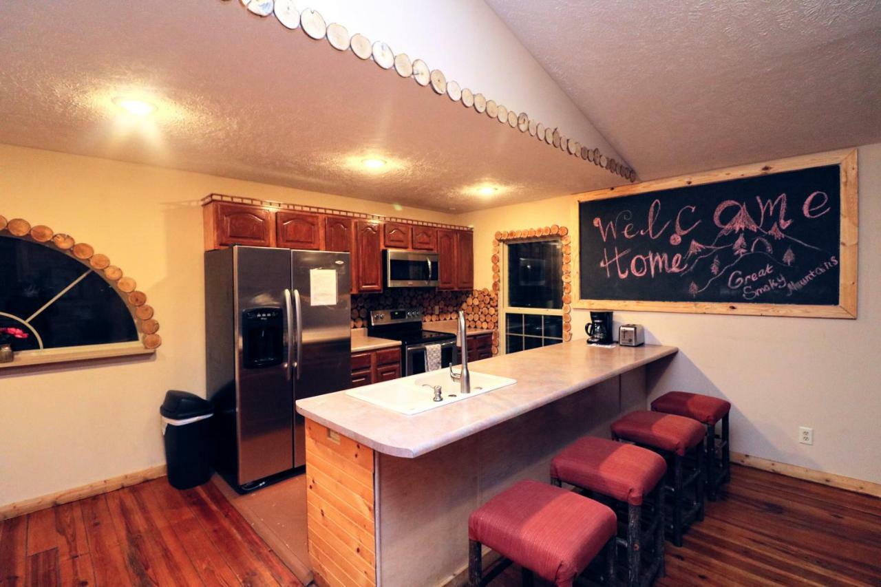 Lazy Bear Cabin Sevierville Esterno foto